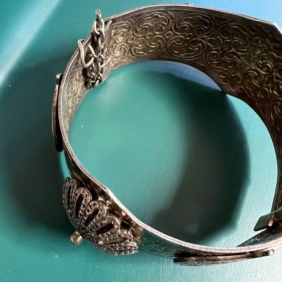 Vintage Egyptian Revival 1950s 1960s Silver Toned Cuff Bracelet Camel Hamsa - Picture 7 of 8